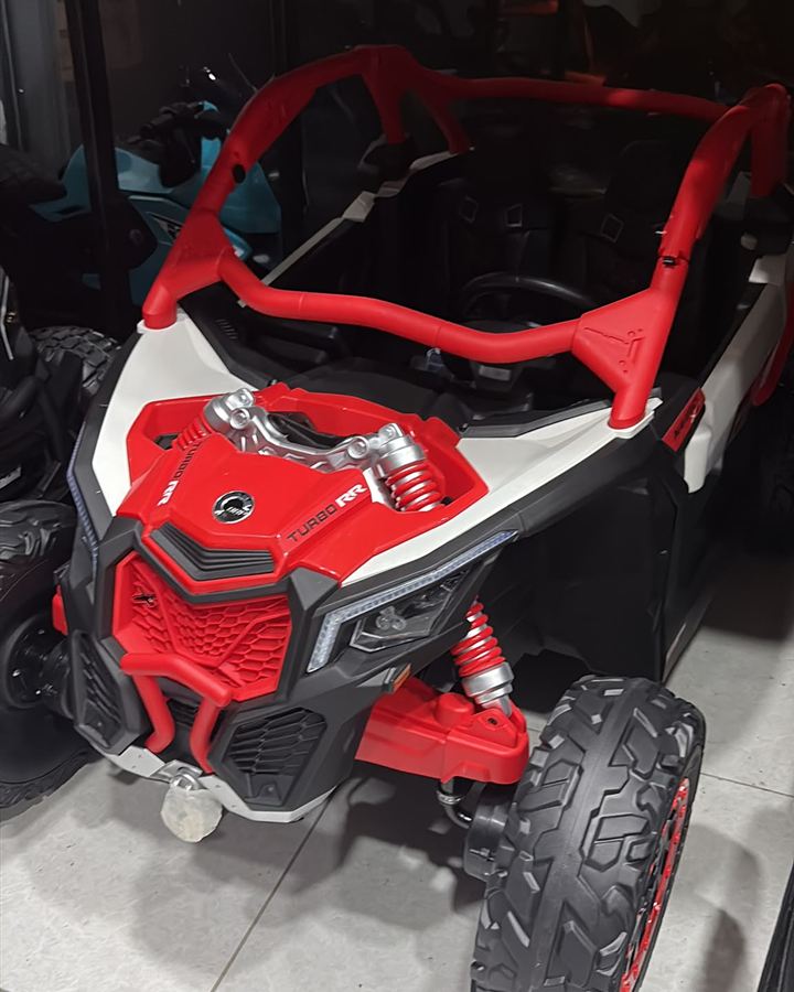 Kırmızı beyaz akülü buggy UTV